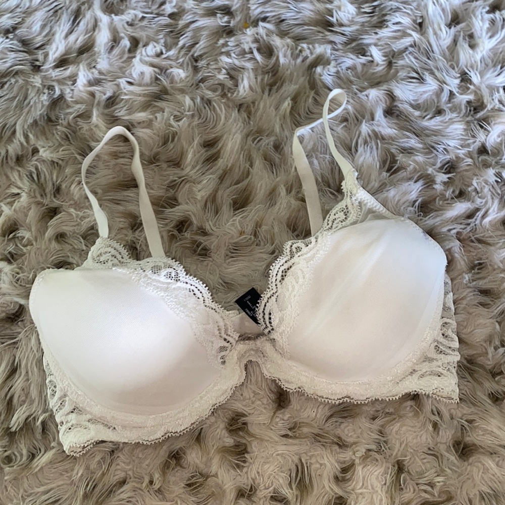 Natori women’s bra size 32C!